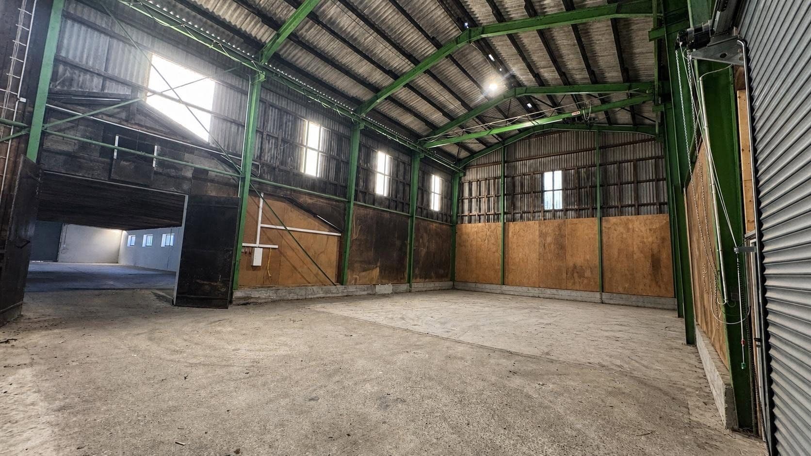 Prenájom nebytového priestoru 2.400 m², Uracher Str. 52, St. Johann, Bádensko-Wurttembersko Prenájom nebytového priestoru 2.400 m², Uracher Str. 52, St. Johann, Bádensko-Wurttembersko