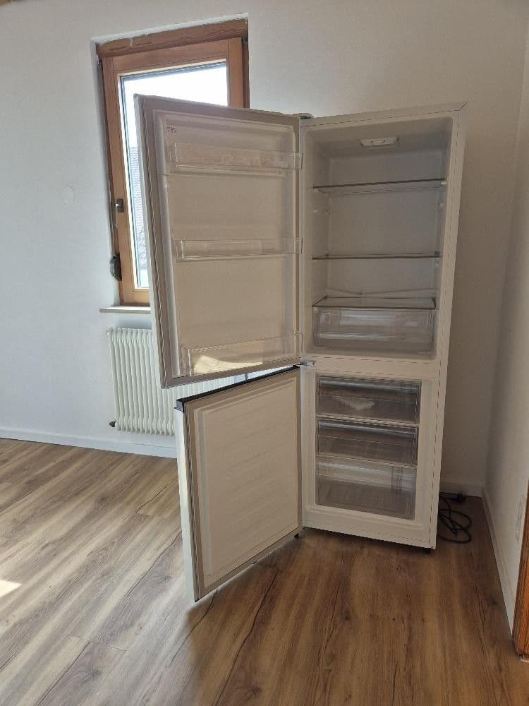 Prenájom domu 93 m², pozemok 80 m², Ludwigsburg, Bádensko-Wurttembersko Prenájom domu 93 m², pozemok 80 m², Ludwigsburg, Bádensko-Wurttembersko