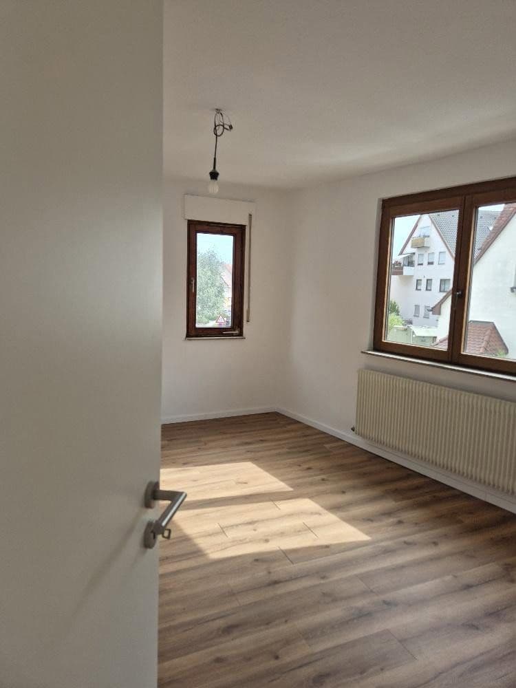 Prenájom domu 93 m², pozemok 80 m², Ludwigsburg, Bádensko-Wurttembersko Prenájom domu 93 m², pozemok 80 m², Ludwigsburg, Bádensko-Wurttembersko