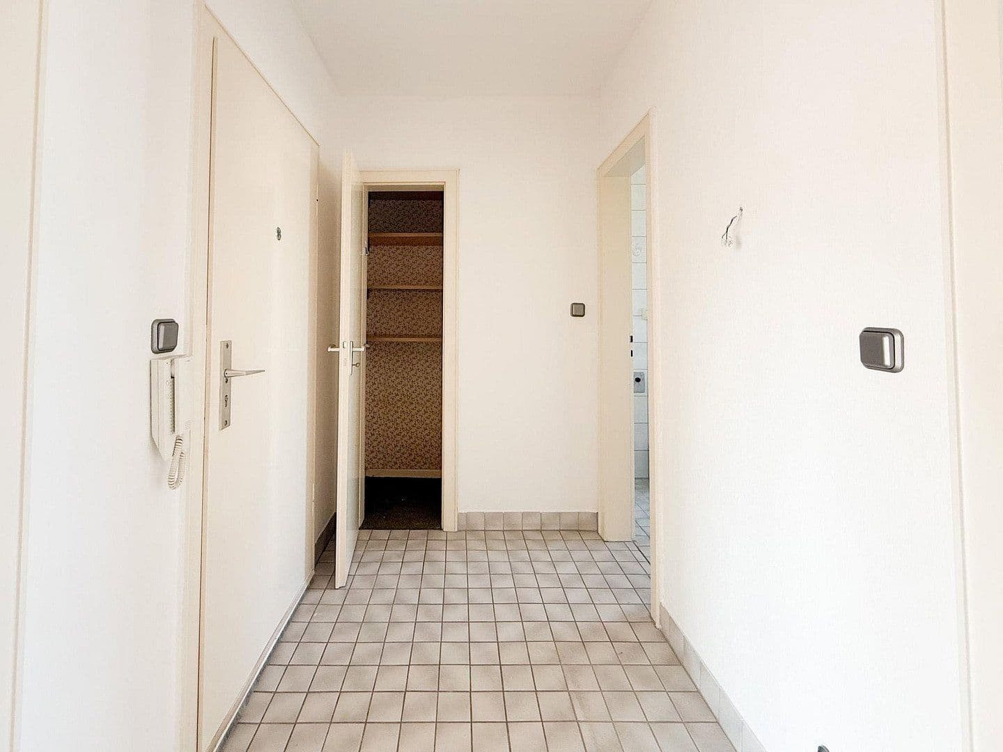 Prenájom bytu 2-izbový 59 m², Waldecker Str 11, Duisburg, Severné Porýnie - Westfálsko Prenájom bytu 2-izbový 59 m², Waldecker Str 11, Duisburg, Severné Porýnie - Westfálsko