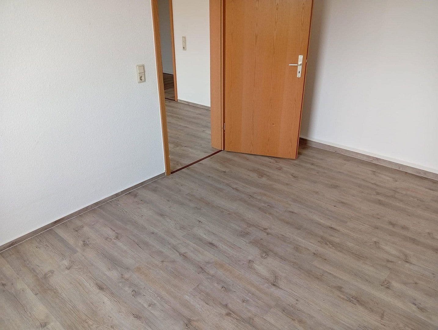 Prenájom bytu 4-izbový 90 m², Goethestr. 16, Dessau-Roßlau, Sasko-Anhaltsko Prenájom bytu 4-izbový 90 m², Goethestr. 16, Dessau-Roßlau, Sasko-Anhaltsko