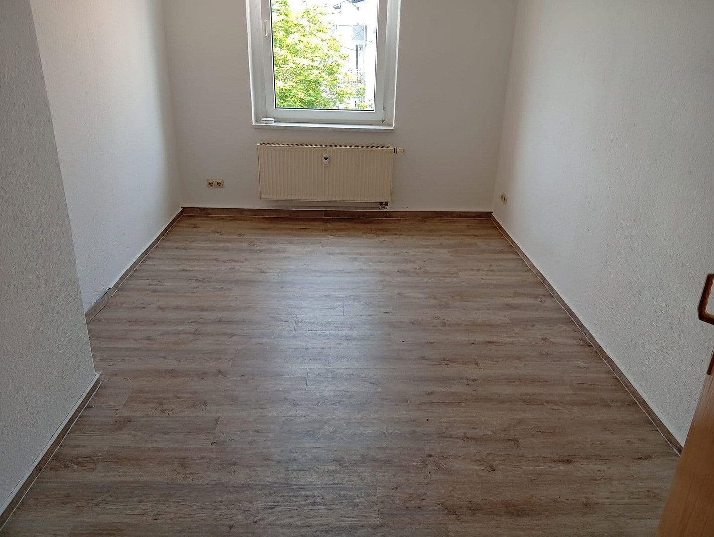 Prenájom bytu 4-izbový 90 m², Goethestr. 16, Dessau-Roßlau, Sasko-Anhaltsko Prenájom bytu 4-izbový 90 m², Goethestr. 16, Dessau-Roßlau, Sasko-Anhaltsko