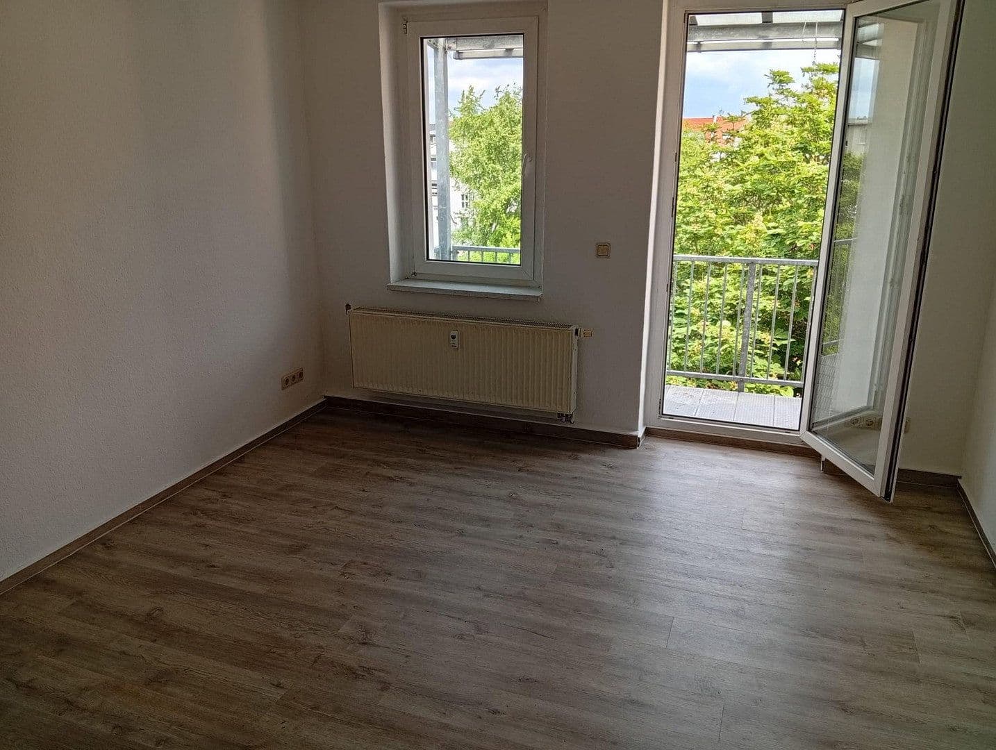 Prenájom bytu 4-izbový 90 m², Goethestr. 16, Dessau-Roßlau, Sasko-Anhaltsko Prenájom bytu 4-izbový 90 m², Goethestr. 16, Dessau-Roßlau, Sasko-Anhaltsko