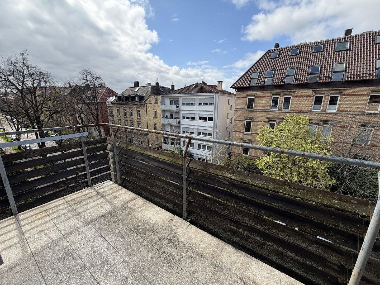 Prenájom bytu 4-izbový 95 m², Stuttgart, Bádensko-Wurttembersko Prenájom bytu 4-izbový 95 m², Stuttgart, Bádensko-Wurttembersko