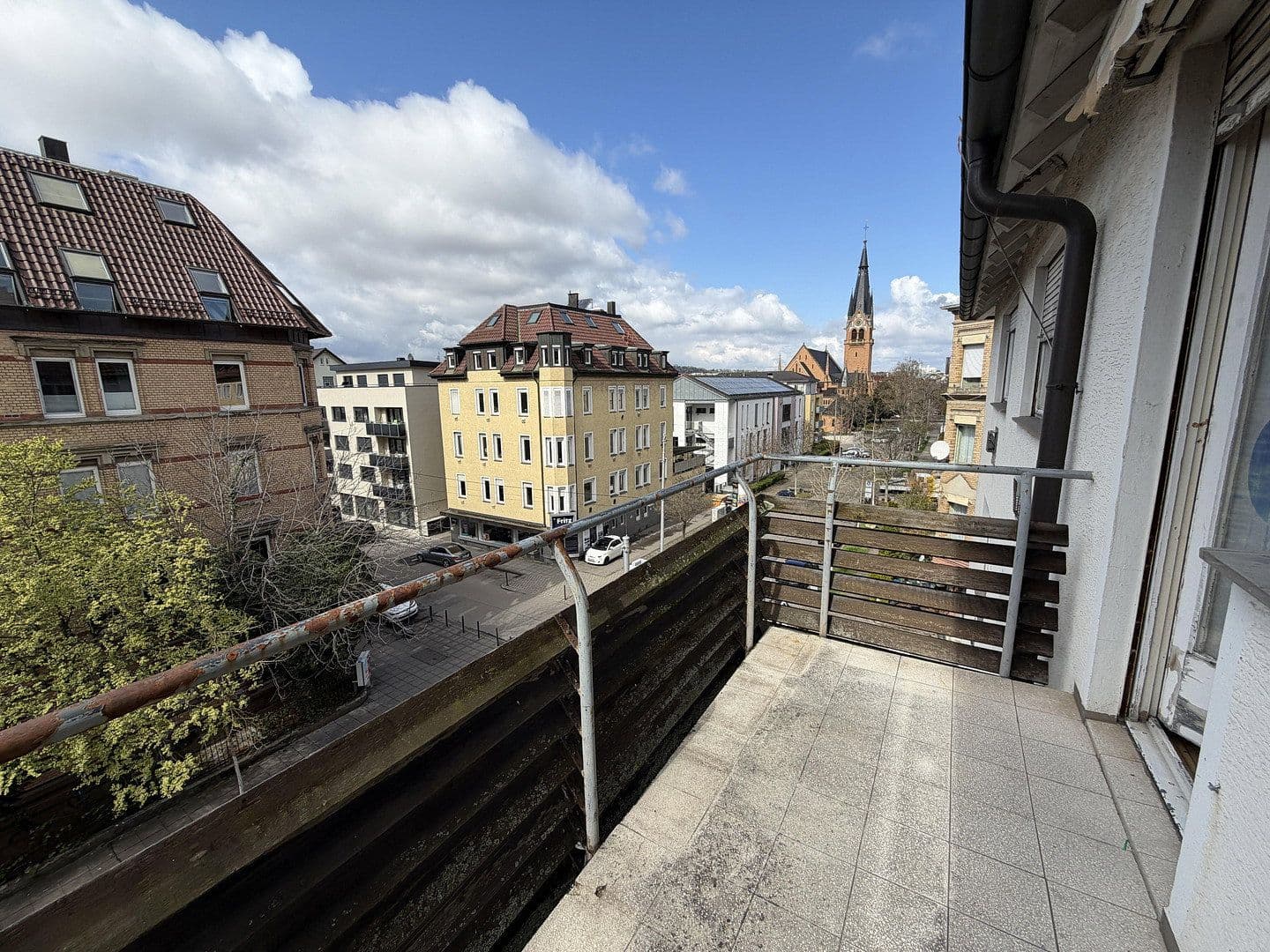 Prenájom bytu 4-izbový 95 m², Stuttgart, Bádensko-Wurttembersko Prenájom bytu 4-izbový 95 m², Stuttgart, Bádensko-Wurttembersko