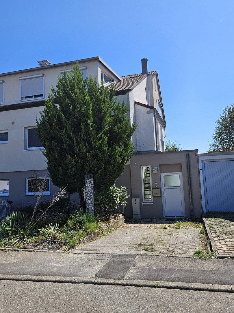 Prenájom bytu 3-izbový 101 m², Kusterdingen, Bádensko-Wurttembersko Prenájom bytu 3-izbový 101 m², Kusterdingen, Bádensko-Wurttembersko