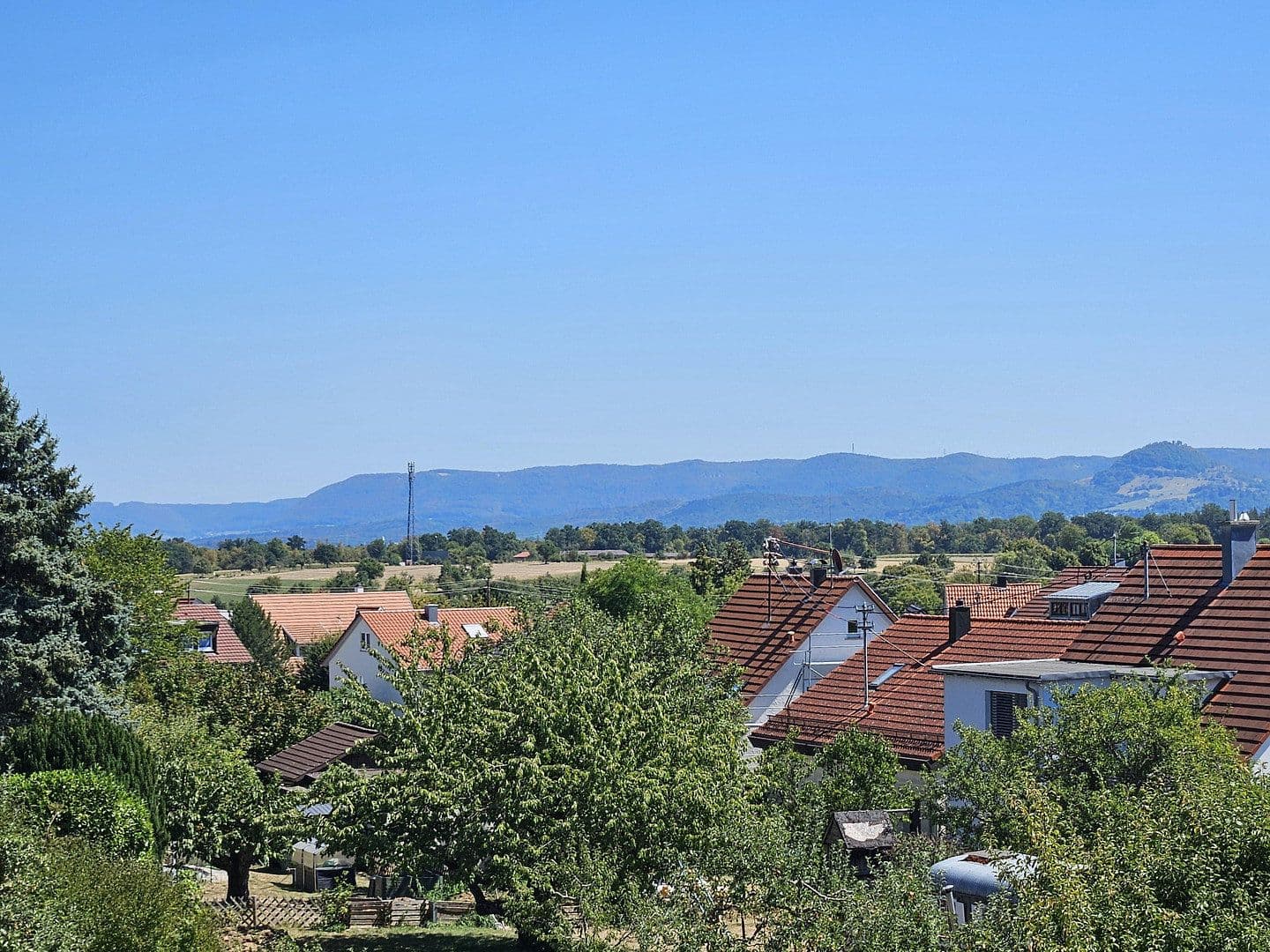 Prenájom bytu 3-izbový 101 m², Kusterdingen, Bádensko-Wurttembersko Prenájom bytu 3-izbový 101 m², Kusterdingen, Bádensko-Wurttembersko