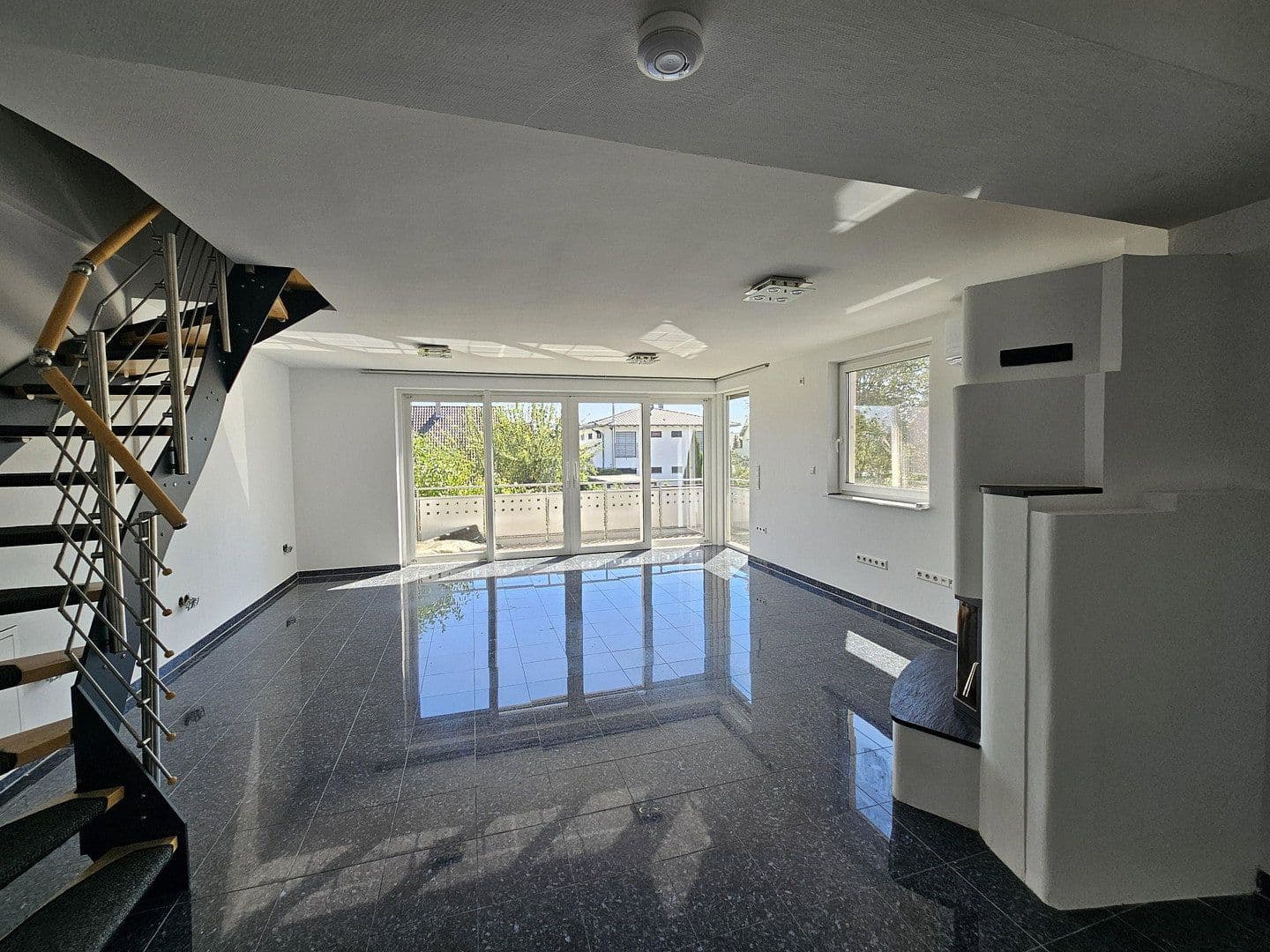 Prenájom bytu 3-izbový 101 m², Kusterdingen, Bádensko-Wurttembersko Prenájom bytu 3-izbový 101 m², Kusterdingen, Bádensko-Wurttembersko