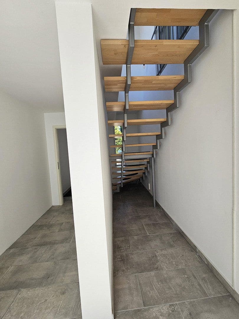 Prenájom bytu 3-izbový 101 m², Kusterdingen, Bádensko-Wurttembersko Prenájom bytu 3-izbový 101 m², Kusterdingen, Bádensko-Wurttembersko