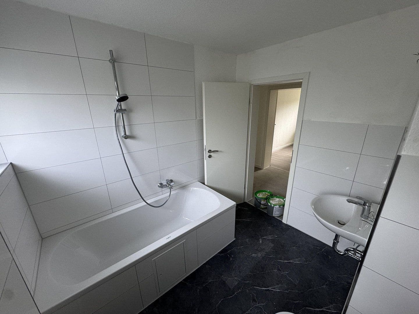 Prenájom bytu 3-izbový 80 m², Ernst Holla Str. 36, Moers, Severné Porýnie - Westfálsko Prenájom bytu 3-izbový 80 m², Ernst Holla Str. 36, Moers, Severné Porýnie - Westfálsko