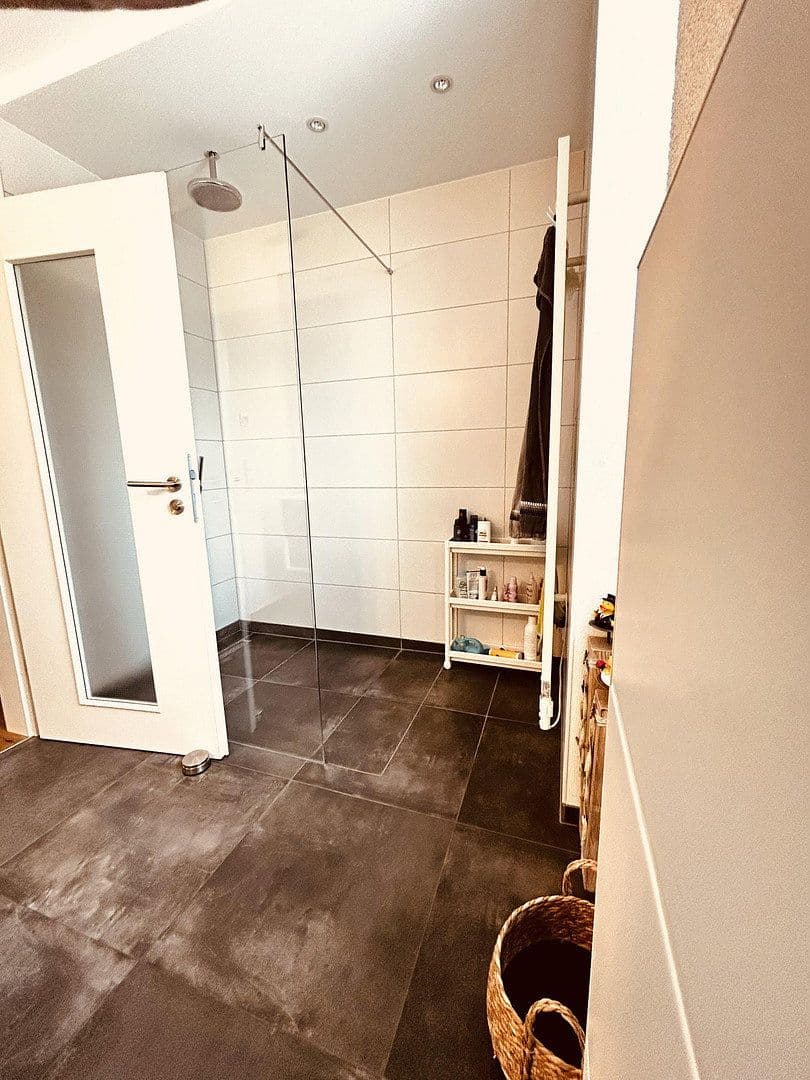 Predaj domu 190 m², pozemok 326 m², Karlsruhe, Bádensko-Wurttembersko Predaj domu 190 m², pozemok 326 m², Karlsruhe, Bádensko-Wurttembersko