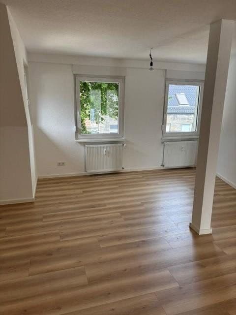 Prenájom bytu 4-izbový 140 m², Ennepetal, Severné Porýnie - Westfálsko Prenájom bytu 4-izbový 140 m², Ennepetal, Severné Porýnie - Westfálsko