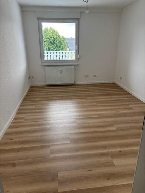Prenájom bytu 4-izbový 140 m², Ennepetal, Severné Porýnie - Westfálsko Prenájom bytu 4-izbový 140 m², Ennepetal, Severné Porýnie - Westfálsko