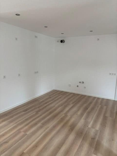 Prenájom bytu 4-izbový 140 m², Ennepetal, Severné Porýnie - Westfálsko Prenájom bytu 4-izbový 140 m², Ennepetal, Severné Porýnie - Westfálsko