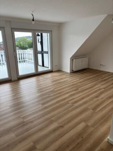 Prenájom bytu 4-izbový 140 m², Ennepetal, Severné Porýnie - Westfálsko Prenájom bytu 4-izbový 140 m², Ennepetal, Severné Porýnie - Westfálsko