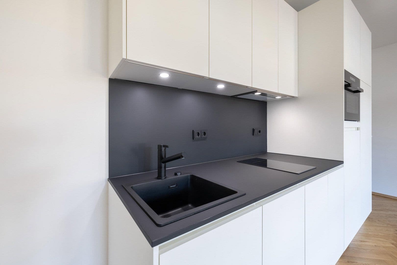 Prenájom bytu 1-izbový 39 m², Eisenbahnstr. 21, Waldshut-Tiengen, Bádensko-Wurttembersko Prenájom bytu 1-izbový 39 m², Eisenbahnstr. 21, Waldshut-Tiengen, Bádensko-Wurttembersko