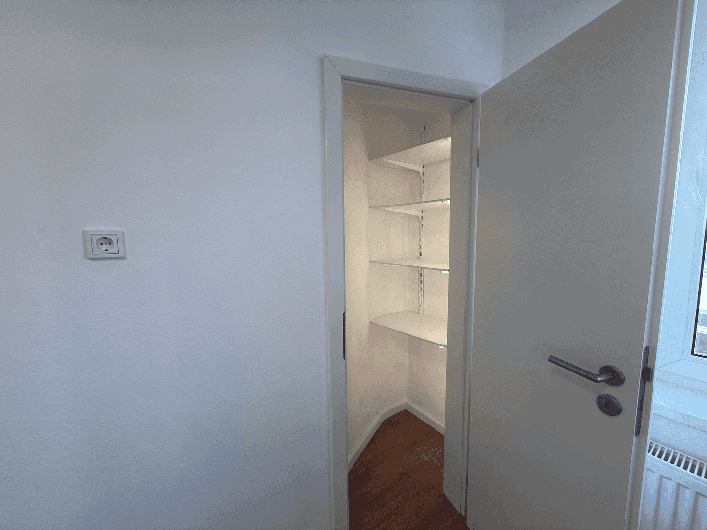 Predaj bytu 2-izbový 56 m², Wiesbaden, Hesensko Predaj bytu 2-izbový 56 m², Wiesbaden, Hesensko
