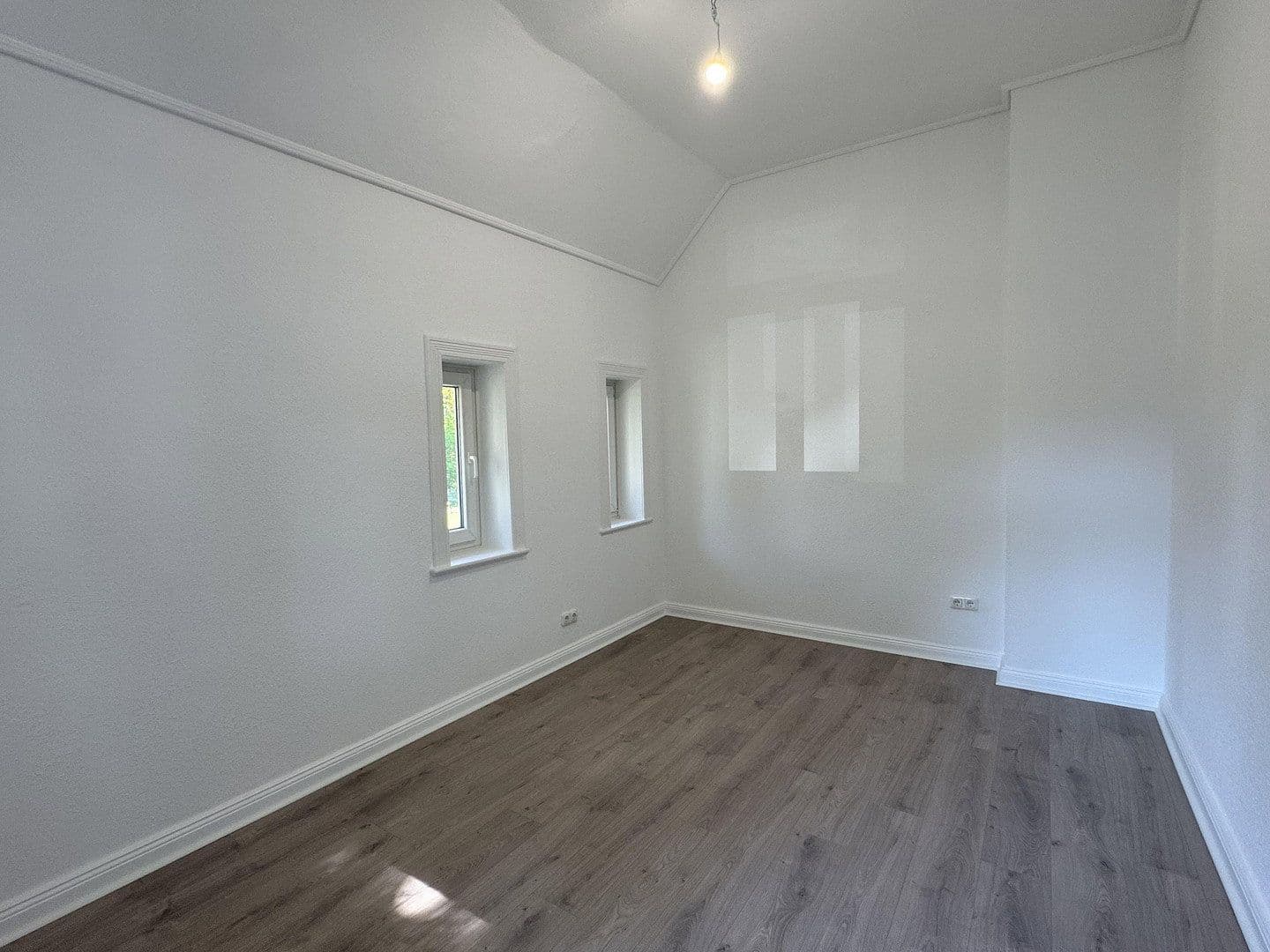 Prenájom bytu 4-izbový 96 m², Friedhofstraße 10, Hamburg, Hamburg Prenájom bytu 4-izbový 96 m², Friedhofstraße 10, Hamburg, Hamburg