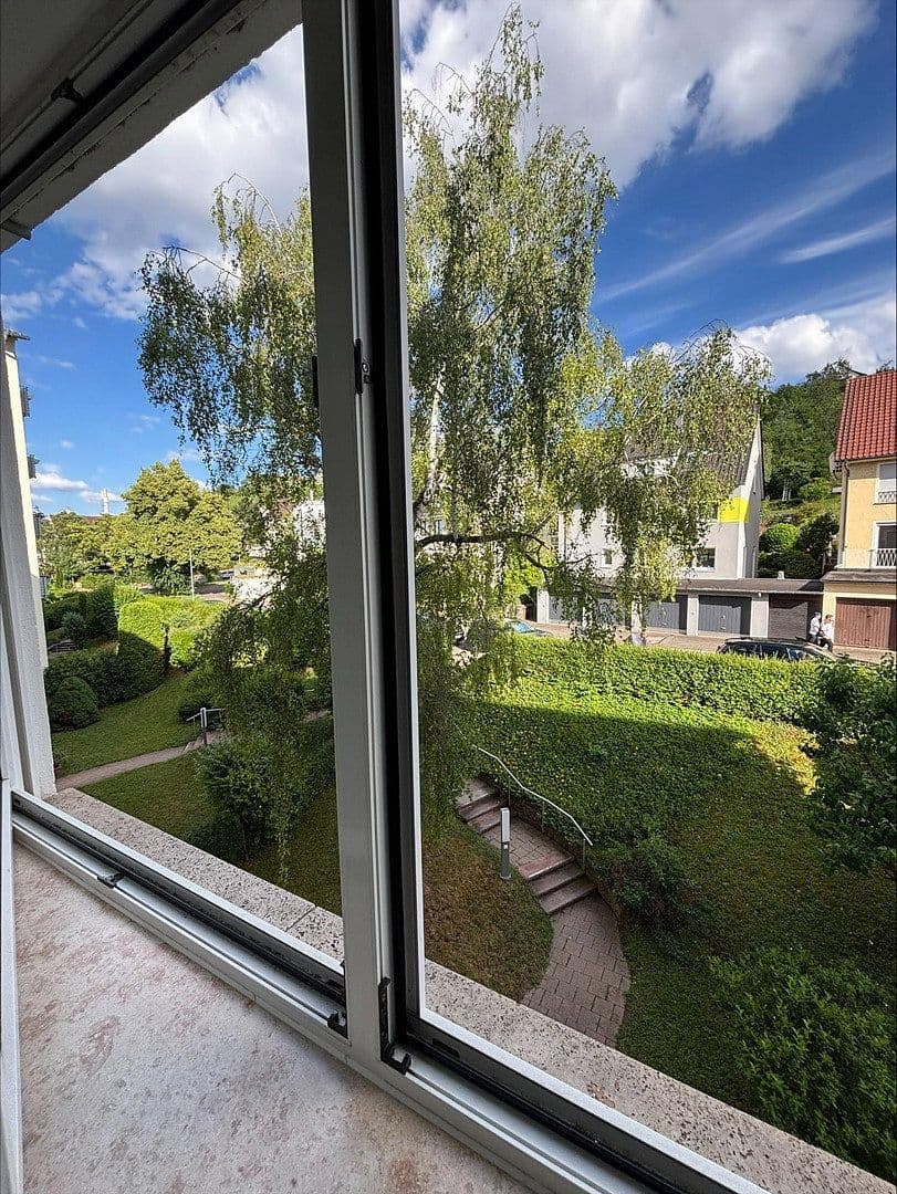 Prenájom bytu 3-izbový 64 m², Stuttgart, Bádensko-Wurttembersko Prenájom bytu 3-izbový 64 m², Stuttgart, Bádensko-Wurttembersko