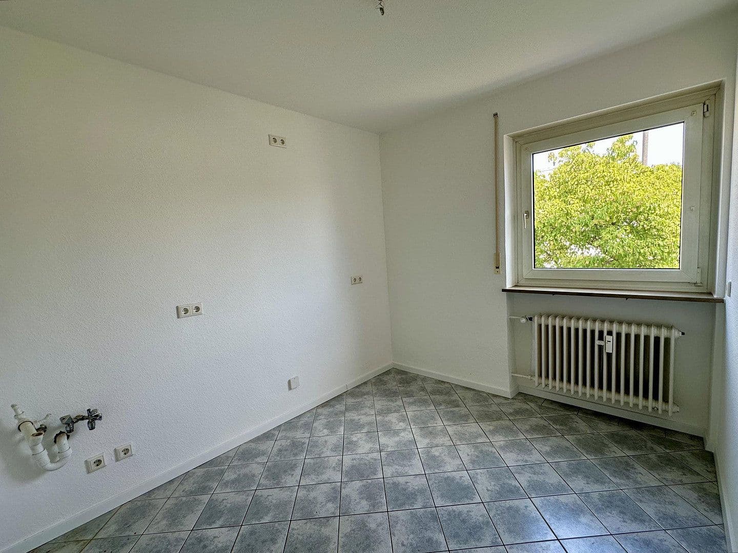 Prenájom bytu 2-izbový 70 m², Thumenberger Weg 65, Nürnberg, Bavorsko Prenájom bytu 2-izbový 70 m², Thumenberger Weg 65, Nürnberg, Bavorsko