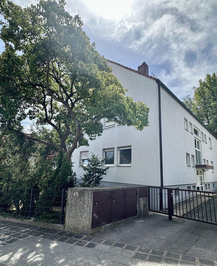 Prenájom bytu 2-izbový 70 m², Thumenberger Weg 65, Nürnberg, Bavorsko Prenájom bytu 2-izbový 70 m², Thumenberger Weg 65, Nürnberg, Bavorsko