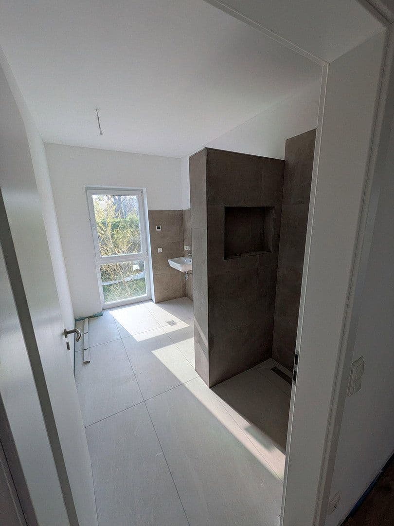 Prenájom bytu 4-izbový 96 m², Carl-Adam-Petri-Straße, Potsdam, Brandenbursko Prenájom bytu 4-izbový 96 m², Carl-Adam-Petri-Straße, Potsdam, Brandenbursko
