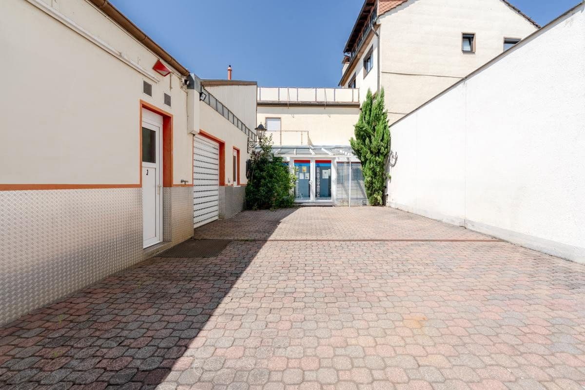 Prenájom nebytového priestoru 615 m², Winzingerstraße 37, Neustadt an der Weinstraße, Porýnie-Falcko Prenájom nebytového priestoru 615 m², Winzingerstraße 37, Neustadt an der Weinstraße, Porýnie-Falcko