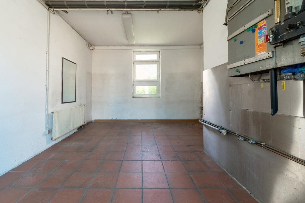 Prenájom nebytového priestoru 615 m², Winzingerstraße 37, Neustadt an der Weinstraße, Porýnie-Falcko Prenájom nebytového priestoru 615 m², Winzingerstraße 37, Neustadt an der Weinstraße, Porýnie-Falcko