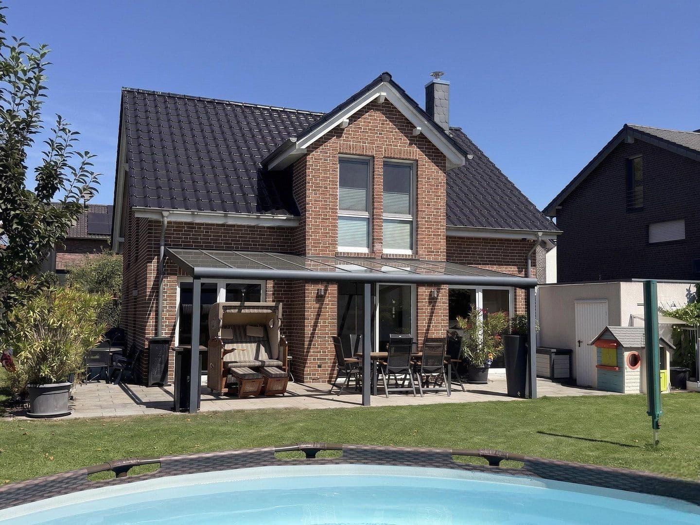 Predaj domu 141 m², pozemok 704 m², Oberhausen, Severné Porýnie - Westfálsko Predaj domu 141 m², pozemok 704 m², Oberhausen, Severné Porýnie - Westfálsko