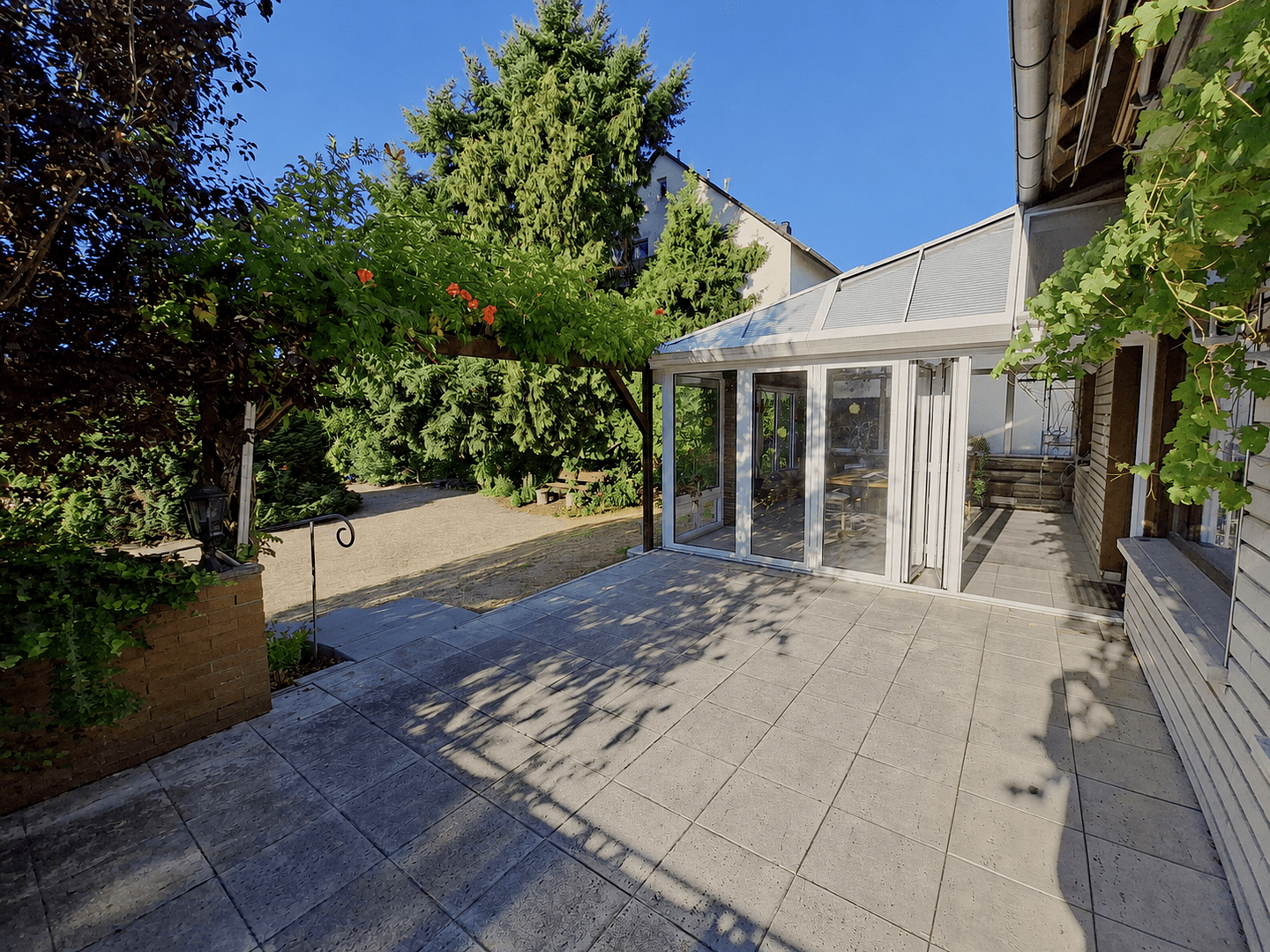 Predaj domu 150 m², pozemok 868 m², Sudetenstraße 14, Bruchköbel, Hesensko Predaj domu 150 m², pozemok 868 m², Sudetenstraße 14, Bruchköbel, Hesensko