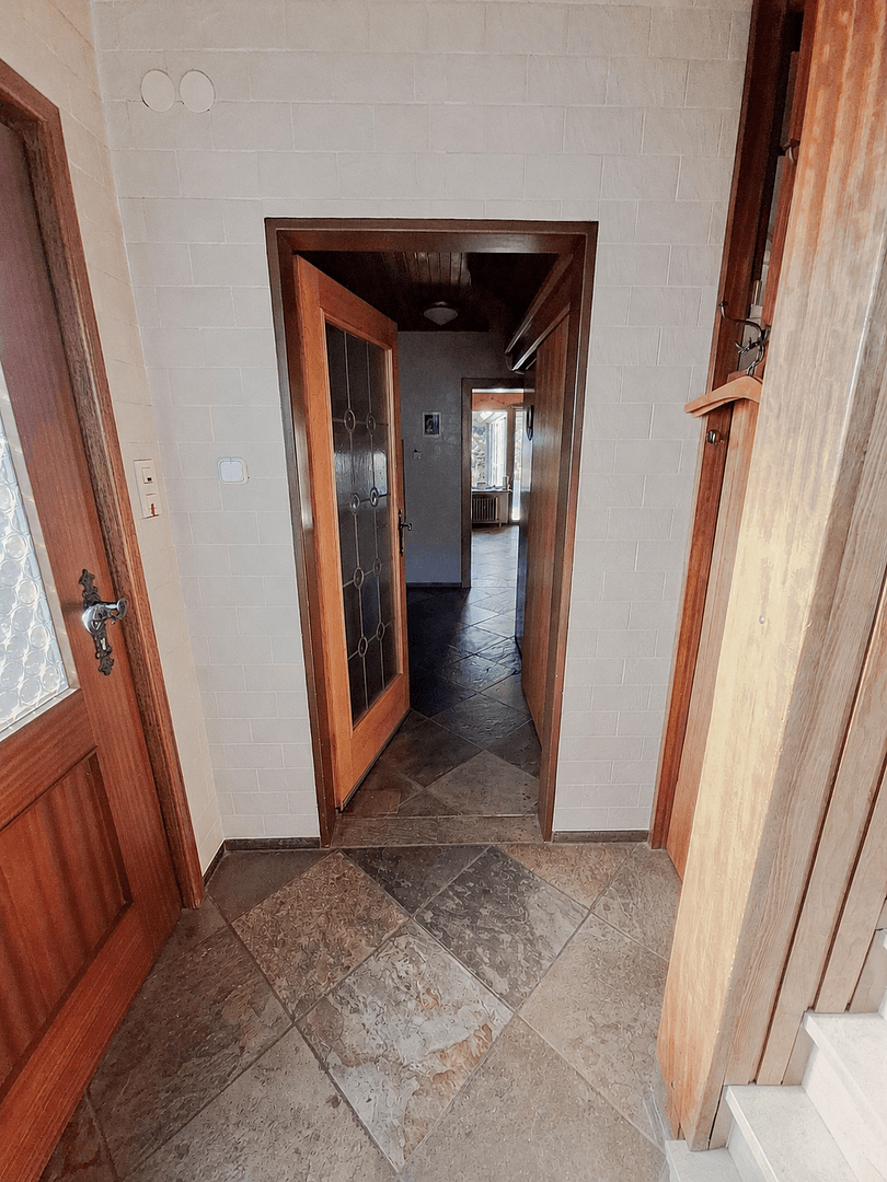 Predaj domu 150 m², pozemok 868 m², Sudetenstraße 14, Bruchköbel, Hesensko Predaj domu 150 m², pozemok 868 m², Sudetenstraße 14, Bruchköbel, Hesensko