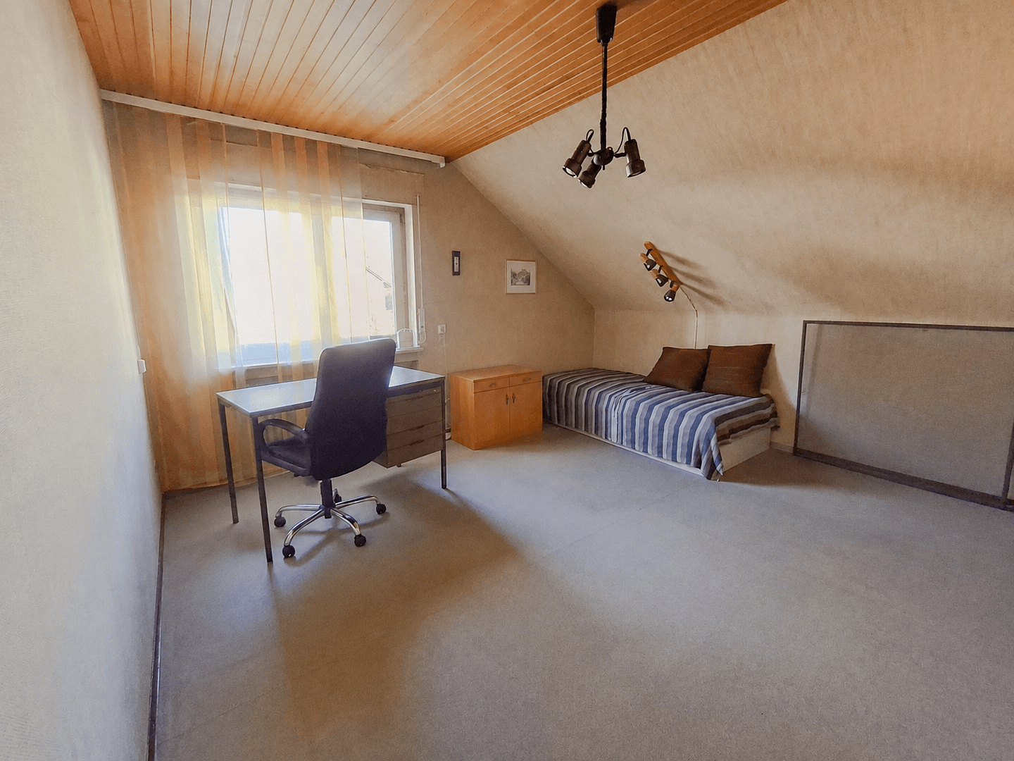 Predaj domu 150 m², pozemok 868 m², Sudetenstraße 14, Bruchköbel, Hesensko Predaj domu 150 m², pozemok 868 m², Sudetenstraße 14, Bruchköbel, Hesensko