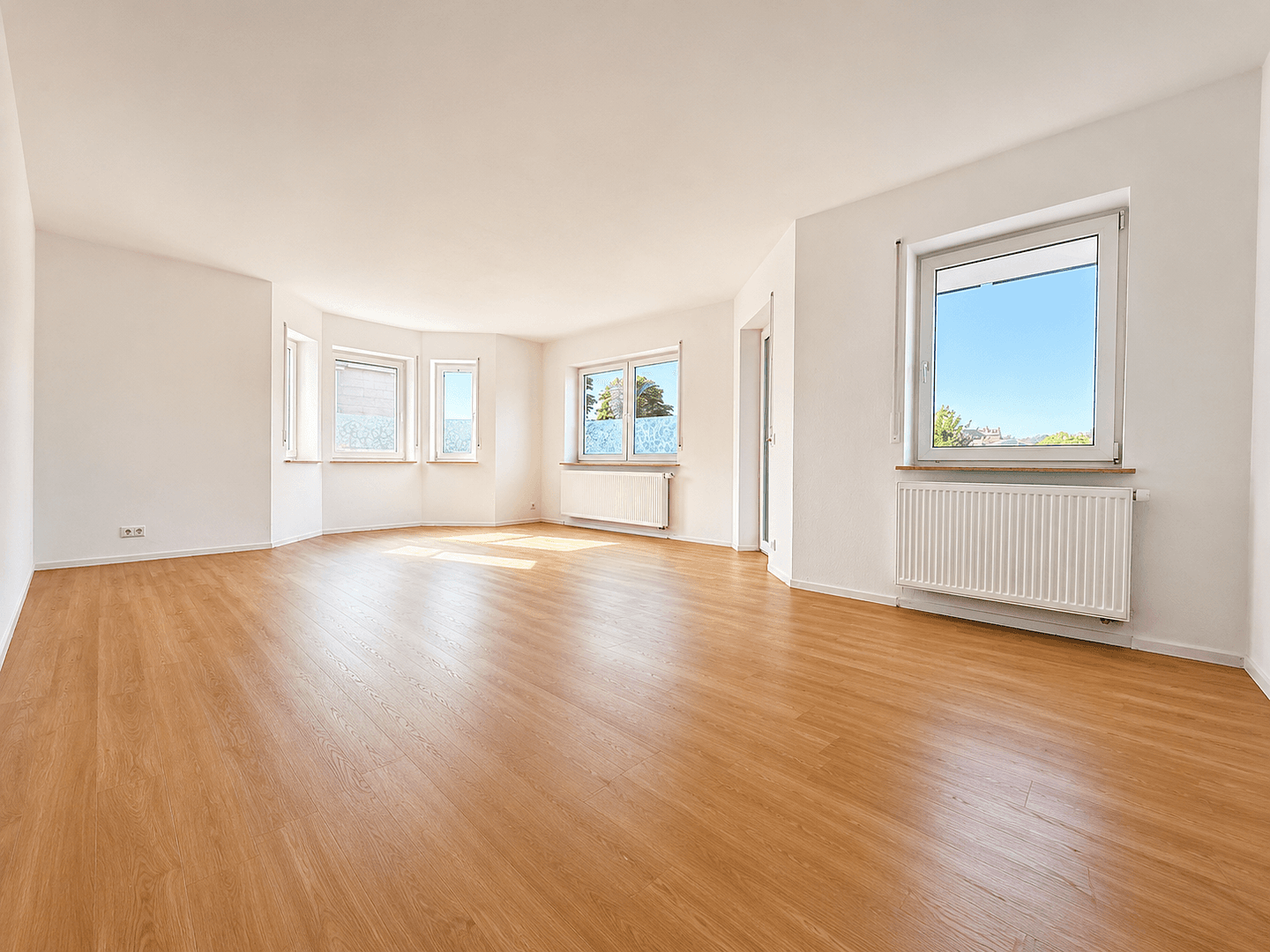 Prenájom bytu 3-izbový 85 m², Weikersheim, Bádensko-Wurttembersko Prenájom bytu 3-izbový 85 m², Weikersheim, Bádensko-Wurttembersko