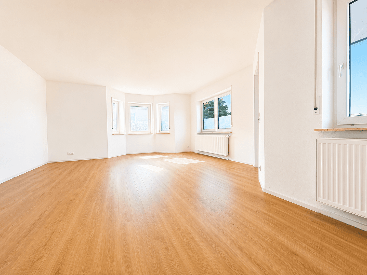 Prenájom bytu 3-izbový 85 m², Weikersheim, Bádensko-Wurttembersko Prenájom bytu 3-izbový 85 m², Weikersheim, Bádensko-Wurttembersko