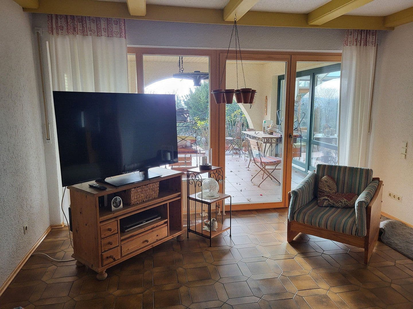 Predaj domu 180 m², pozemok 1.269 m², Marklkofen, Bavorsko Predaj domu 180 m², pozemok 1.269 m², Marklkofen, Bavorsko
