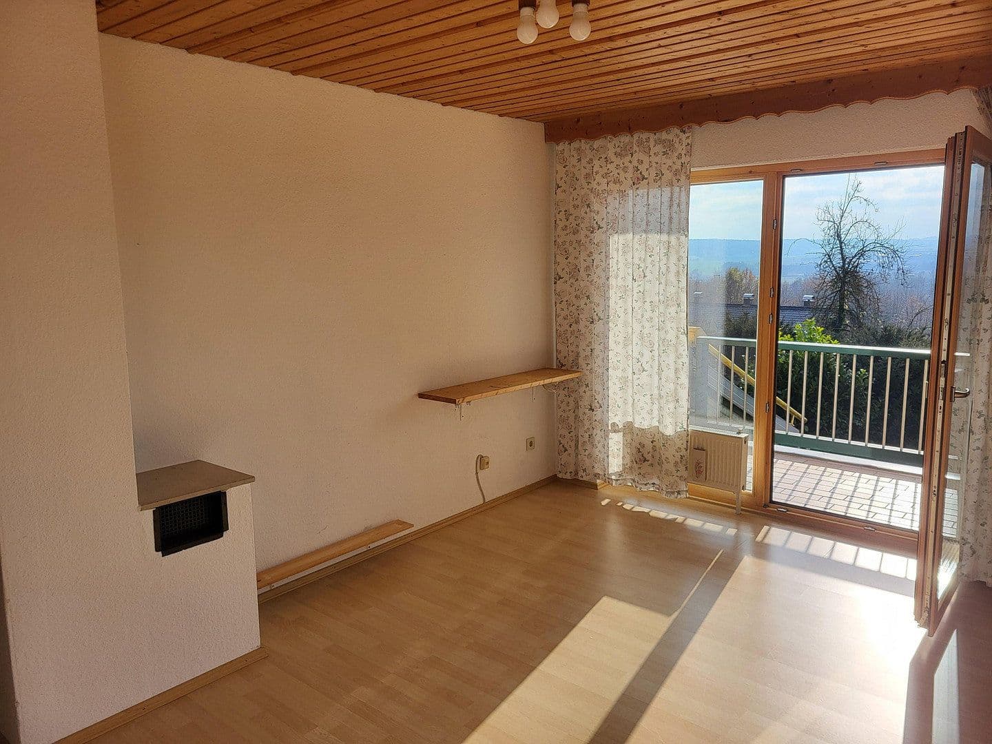 Predaj domu 180 m², pozemok 1.269 m², Marklkofen, Bavorsko Predaj domu 180 m², pozemok 1.269 m², Marklkofen, Bavorsko