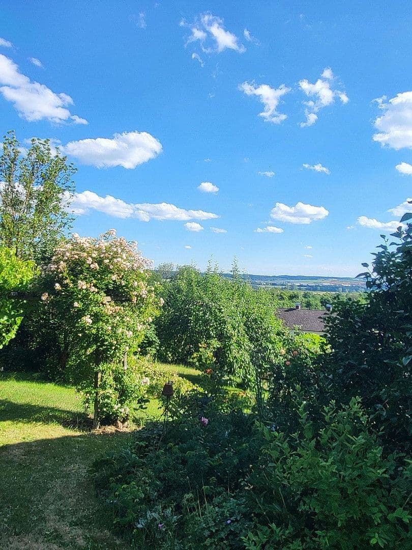 Predaj domu 180 m², pozemok 1.269 m², Marklkofen, Bavorsko Predaj domu 180 m², pozemok 1.269 m², Marklkofen, Bavorsko