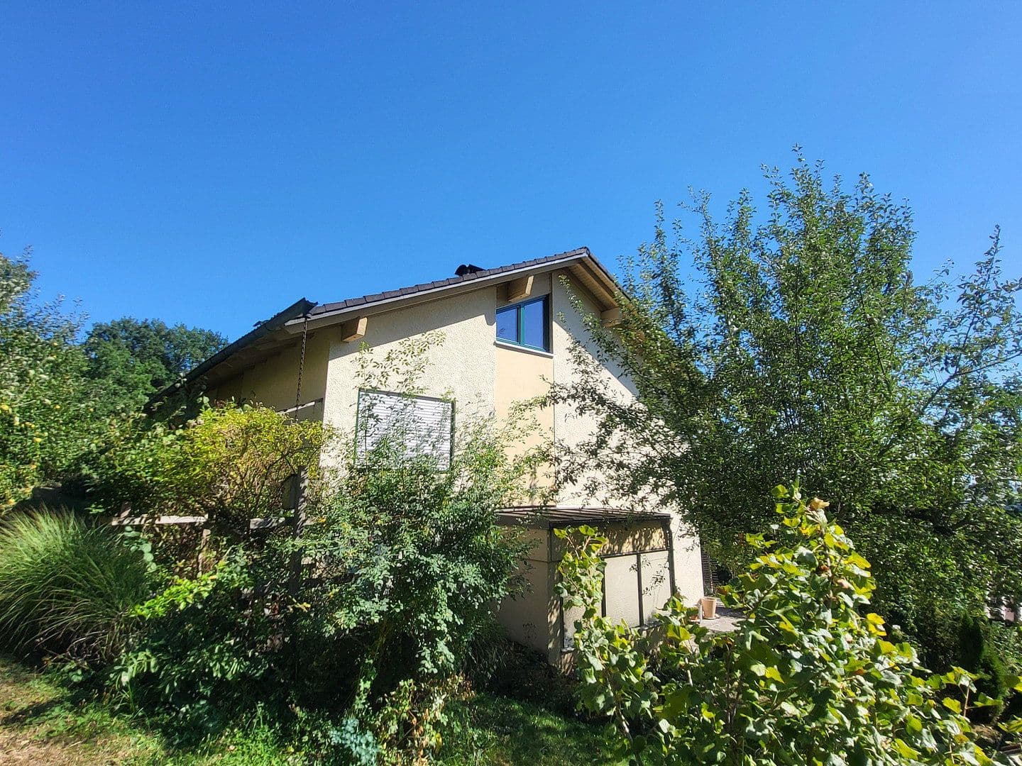 Predaj domu 180 m², pozemok 1.269 m², Marklkofen, Bavorsko Predaj domu 180 m², pozemok 1.269 m², Marklkofen, Bavorsko