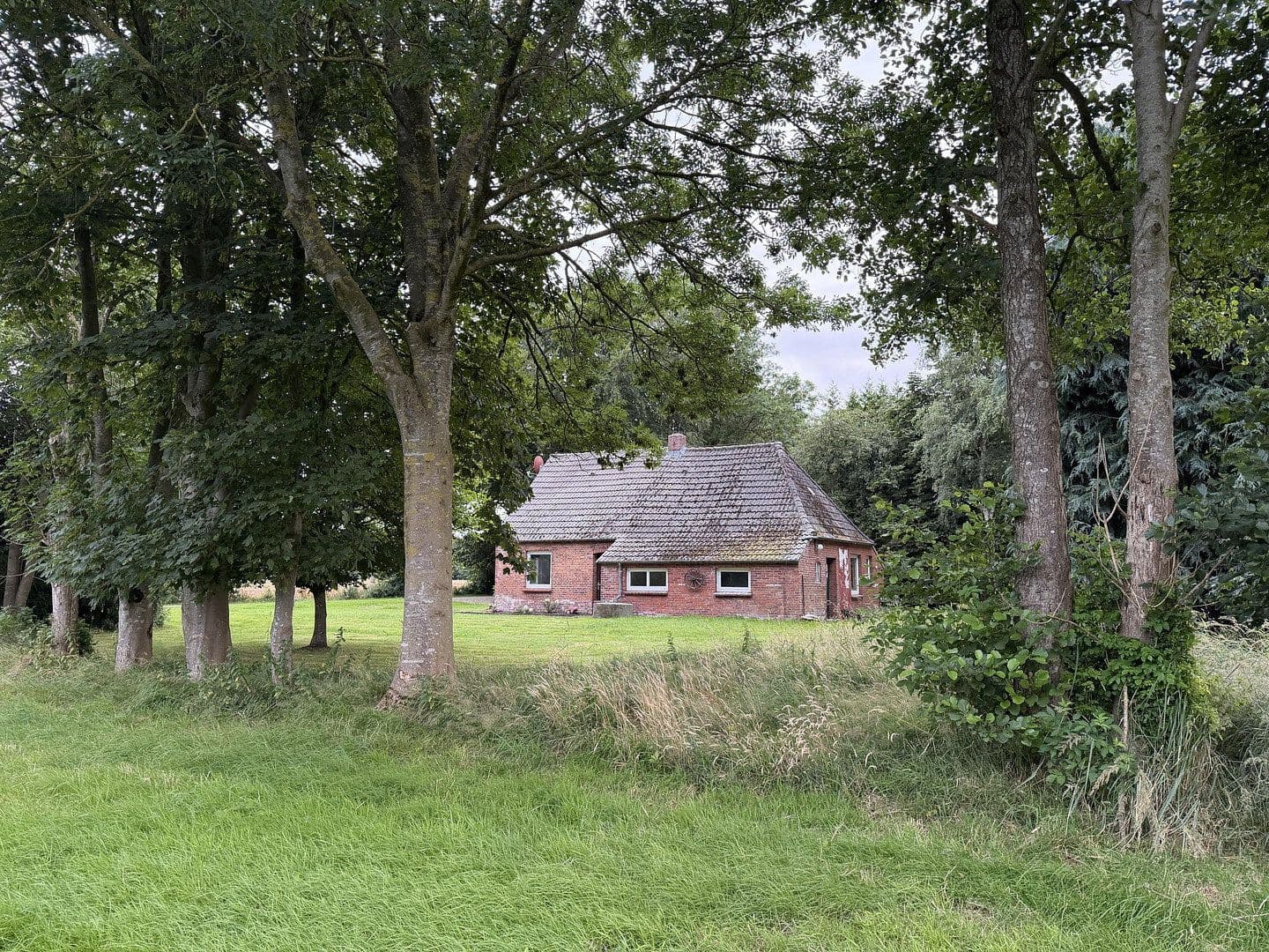 Predaj domu 70 m², pozemok 6.329 m², Bummert Trift 8, Hage, Dolné Sasko Predaj domu 70 m², pozemok 6.329 m², Bummert Trift 8, Hage, Dolné Sasko