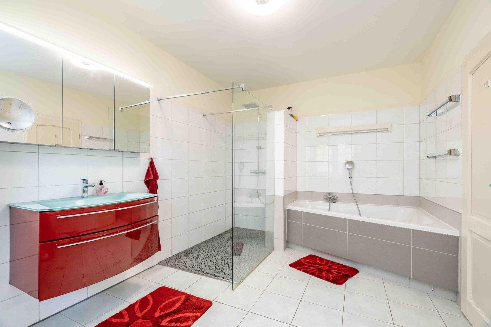 Predaj domu 242 m², pozemok 995 m², Kleinmachnow, Brandenbursko Predaj domu 242 m², pozemok 995 m², Kleinmachnow, Brandenbursko