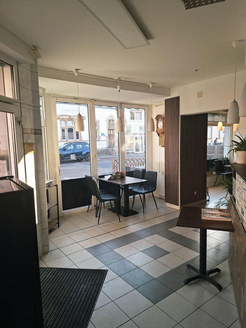 Predaj domu 380 m², pozemok 511 m², Andernach, Porýnie-Falcko Predaj domu 380 m², pozemok 511 m², Andernach, Porýnie-Falcko