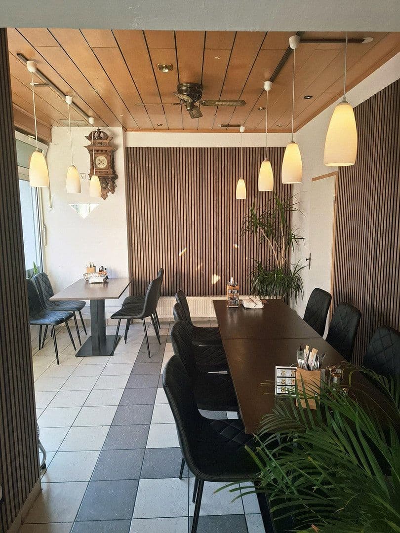 Predaj domu 380 m², pozemok 511 m², Andernach, Porýnie-Falcko Predaj domu 380 m², pozemok 511 m², Andernach, Porýnie-Falcko