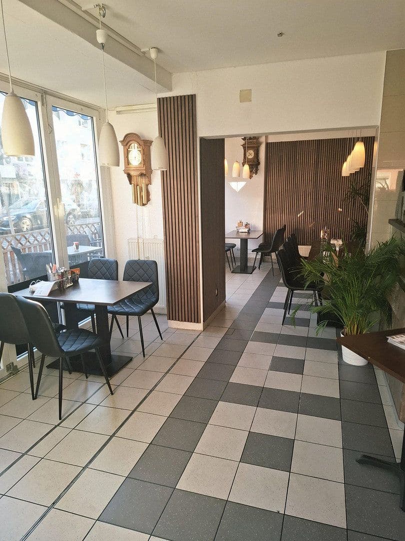 Predaj domu 380 m², pozemok 511 m², Andernach, Porýnie-Falcko Predaj domu 380 m², pozemok 511 m², Andernach, Porýnie-Falcko