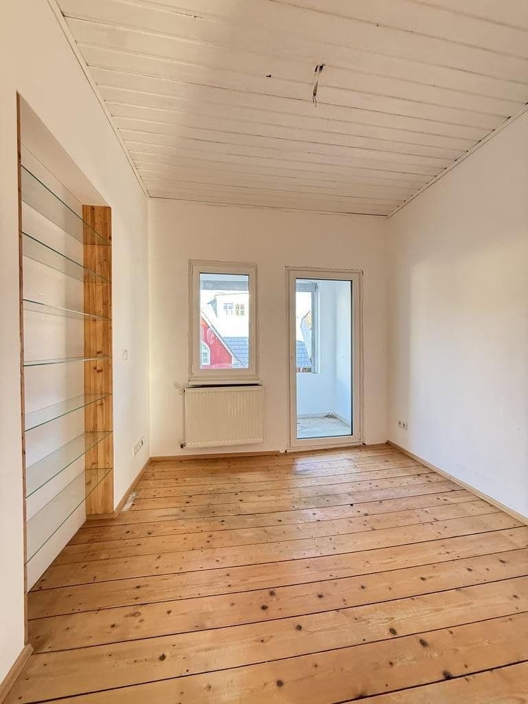 Predaj domu 223 m², pozemok 365 m², Singen (Hohentwiel), Bádensko-Wurttembersko Predaj domu 223 m², pozemok 365 m², Singen (Hohentwiel), Bádensko-Wurttembersko