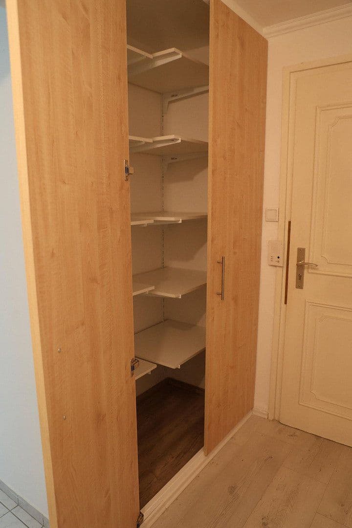 Predaj bytu 2-izbový 56 m², Engadiner Str. 30, München, Bavorsko Predaj bytu 2-izbový 56 m², Engadiner Str. 30, München, Bavorsko