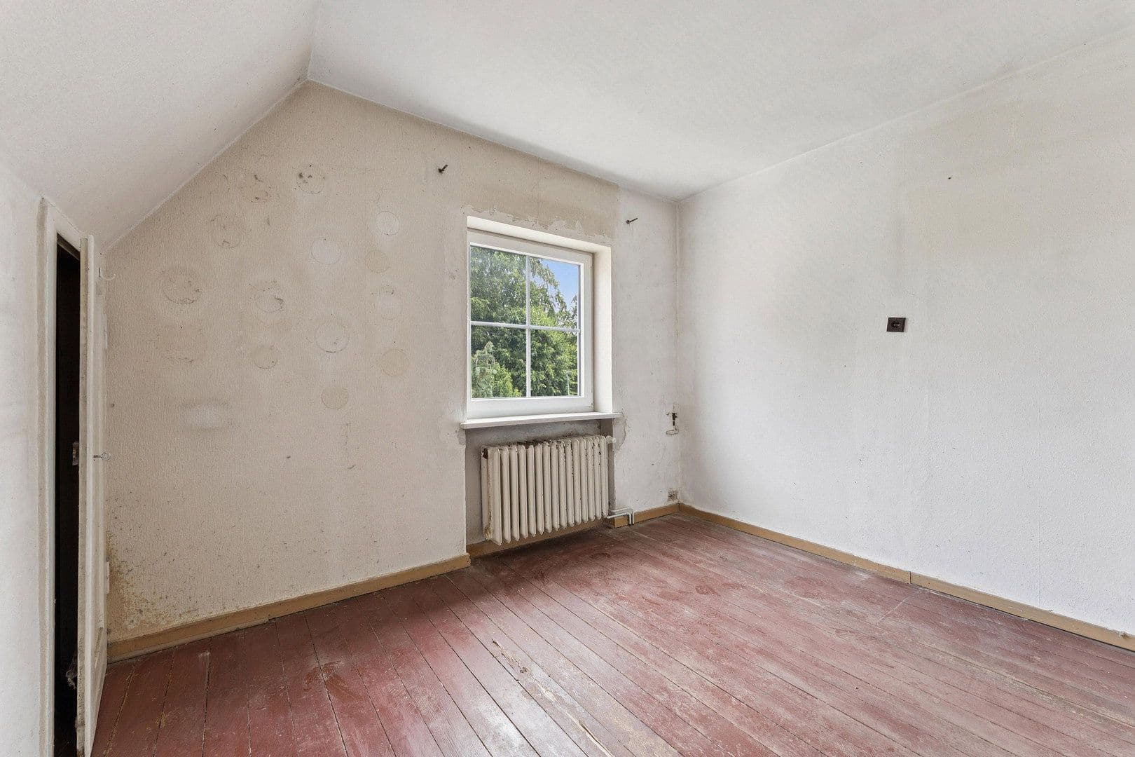 Predaj domu 140 m², pozemok 416 m², Freiheitsstrasse 13, Heilbad Heiligenstadt, Durínsko Predaj domu 140 m², pozemok 416 m², Freiheitsstrasse 13, Heilbad Heiligenstadt, Durínsko