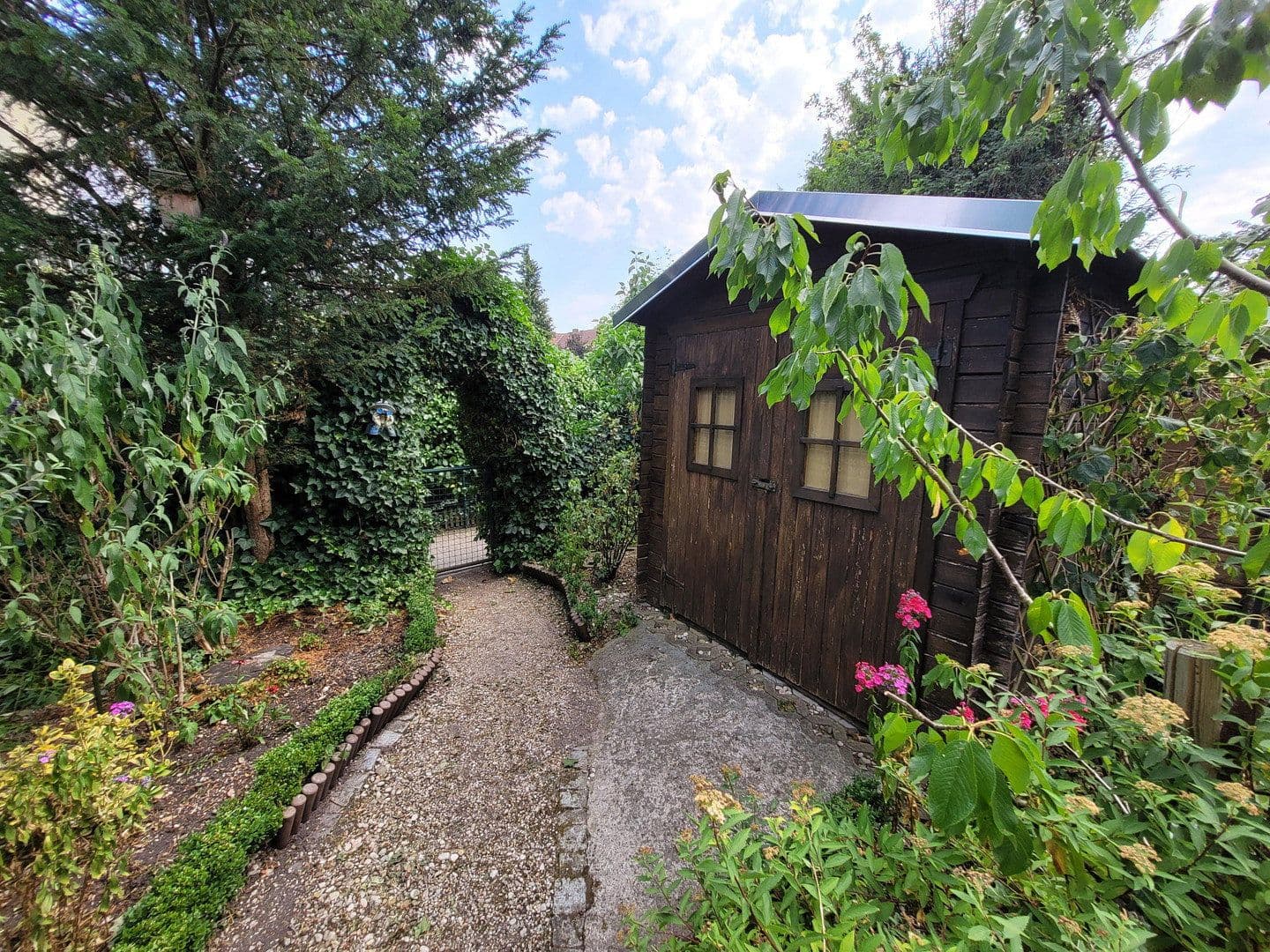 Predaj domu 143 m², pozemok 235 m², Donauschwabenstraße, Eching, Bavorsko Predaj domu 143 m², pozemok 235 m², Donauschwabenstraße, Eching, Bavorsko