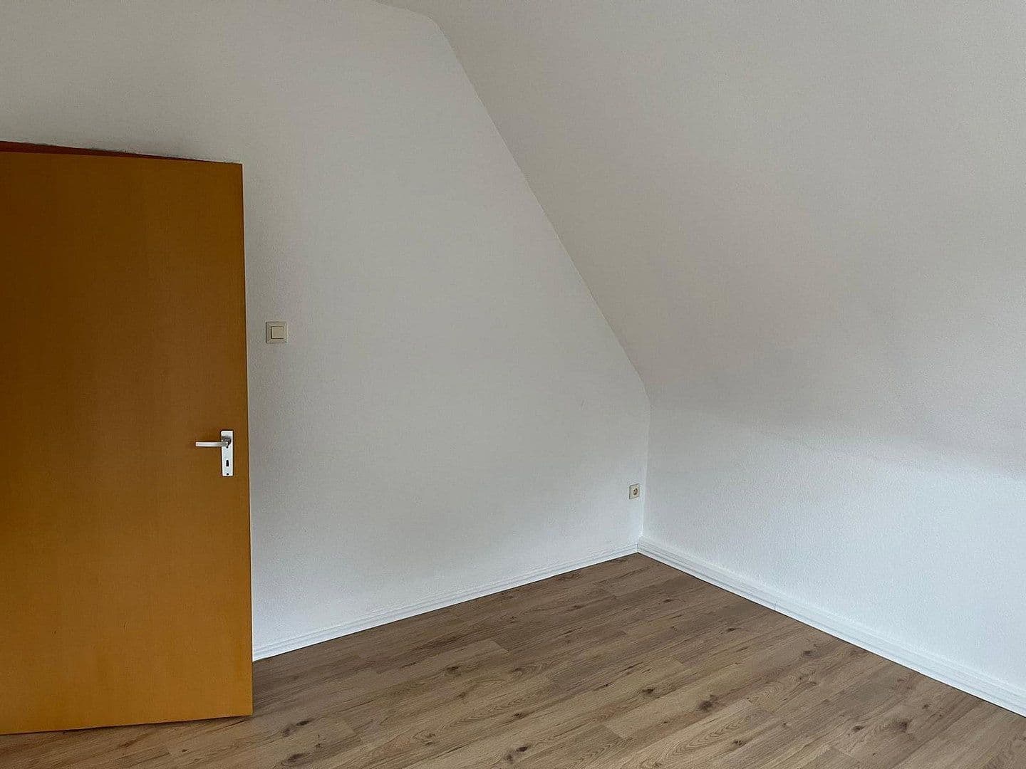 Prenájom bytu 2-izbový 43 m², Oberhausen, Severné Porýnie - Westfálsko Prenájom bytu 2-izbový 43 m², Oberhausen, Severné Porýnie - Westfálsko