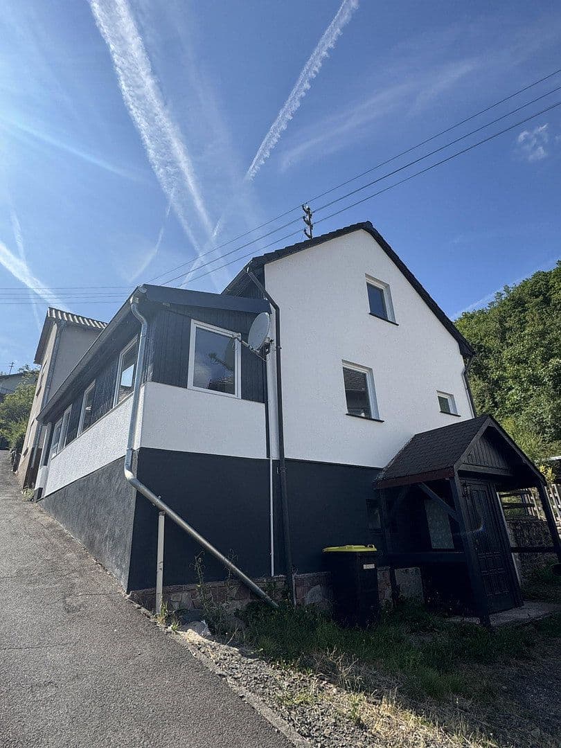 Predaj domu 115 m², pozemok 1.025 m², Im Hohlenfels 24, Kirn, Porýnie-Falcko Predaj domu 115 m², pozemok 1.025 m², Im Hohlenfels 24, Kirn, Porýnie-Falcko