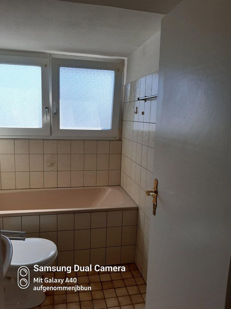 Prenájom bytu 3-izbový 72 m², KREFELD, Severné Porýnie - Westfálsko Prenájom bytu 3-izbový 72 m², KREFELD, Severné Porýnie - Westfálsko